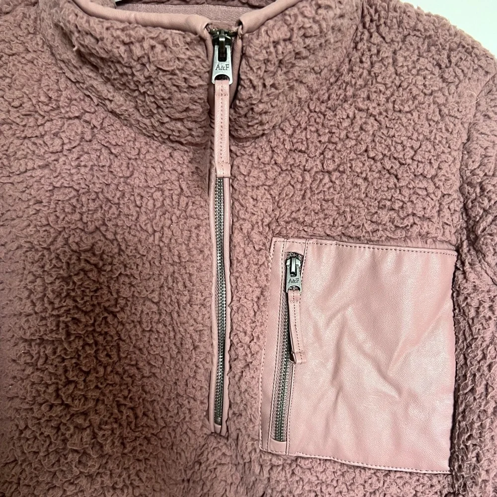 Sherpa Half-Zip Elevated Trim Sweatshirt - Picture 3 of 5